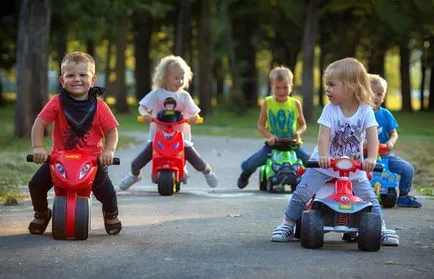 Как да изберем и къде да купя инвалидна количка и скутер за детето си