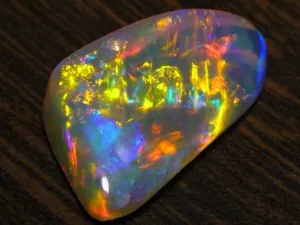 semn Opal piatră zodiacului, caracteristici, interesat în