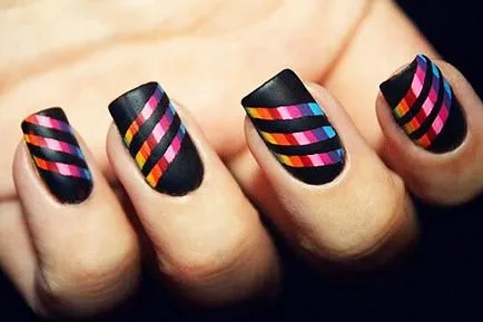 Fashion Nails csíkos fotó, szép manikűr csíkos ötletek köröm design csíkos