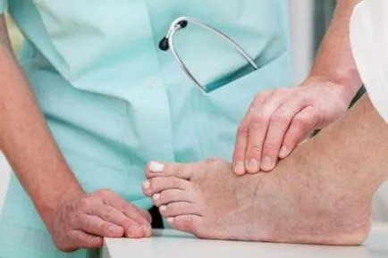 Причини и лечение на дерматит на краката