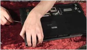 Демонтаж лаптоп ASUS k56cm, почистване на прах и подмяна на термична паста