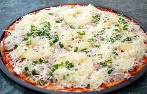 Recept hawaii pizza, ananász és a csirke fotókkal