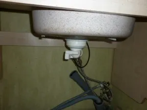 Сифон с преливник за съвети баня мивка за избор и инсталиране