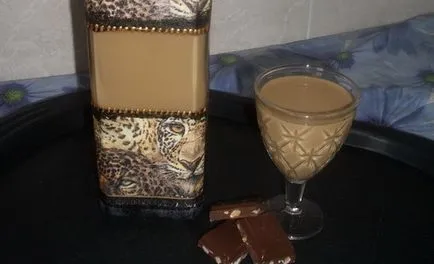 Crema lichior „Baileys“ rețetă la domiciliu, lichior de băut și modul în care aceasta