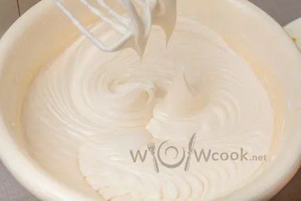 Édes palacsinta tejfölös torta receptje egy fotót