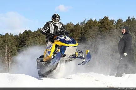 Snowmobiling hogyan válassza ki és hol kell vezetni, szórakoztató portál