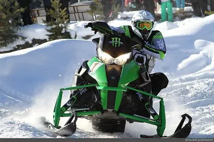 Snowmobiling hogyan válassza ki és hol kell vezetni, szórakoztató portál