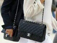 Chanel táska lánccal