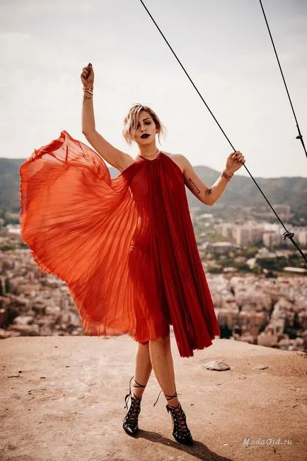 Street Fashion hölgy egy piros ruha 50 legérzékibb árnyalatai
