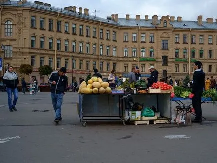 Lăsând epoca de ceea ce se întâmplă în Piața Haymarket