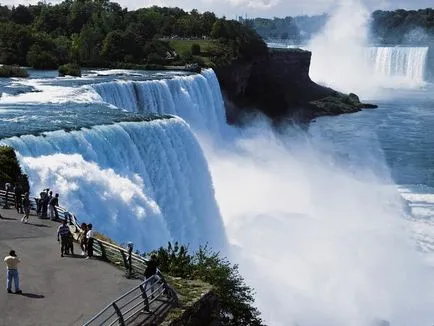 Victoria Falls - lumea este frumoasă