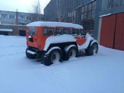 Ufa megjelent egy ritka „fenevad” - egy házi mocsári buggy a vas trekol bázis változata 6x6 - - Portál