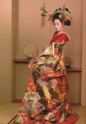 costum national japonez