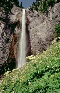 100 Cele mai uimitoare cascade, foc de tabără