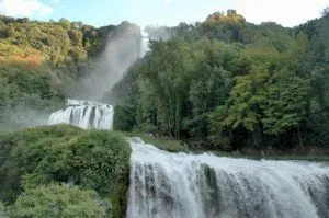 100 Cele mai uimitoare cascade, foc de tabără