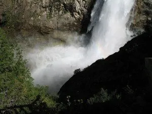 100 Cele mai uimitoare cascade, foc de tabără