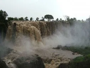 100 Cele mai uimitoare cascade, foc de tabără