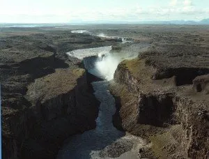 100 Cele mai uimitoare cascade, foc de tabără