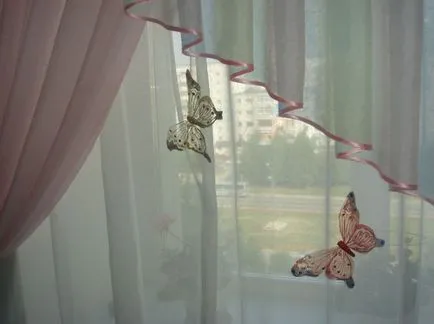 Пеперуди за завеси с ръце
