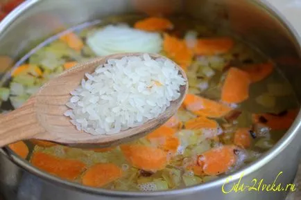 Supa fără carne, cu orez și cartofi noi