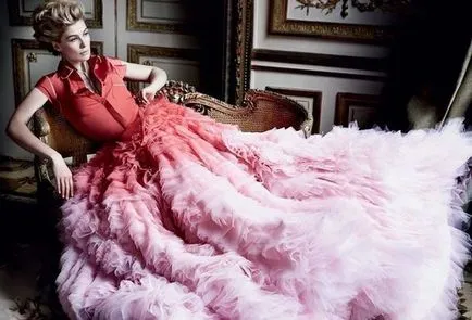 rochie de designer Giambattista Valli“ar trebui să plutească ca un vis“, moda, Tatler - revista despre viata de mare