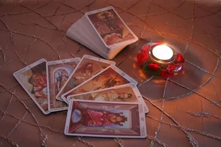 Ca un începător să învețe să ghicească la Tarot carduri samostotelno