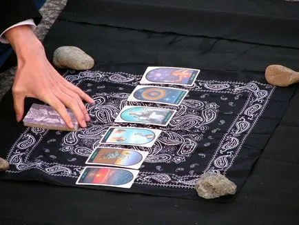 Ca un începător să învețe să ghicească la Tarot carduri samostotelno