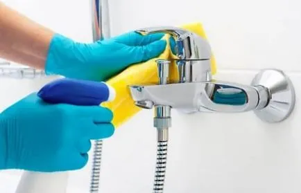Hogyan tisztítható a lepedéket a fürdő otthon