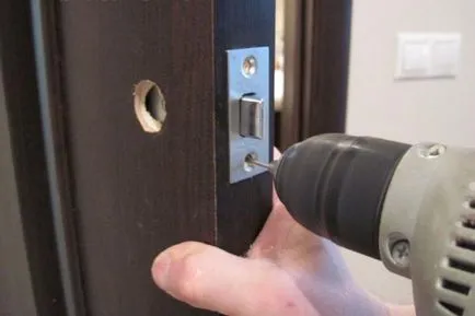 Hogyan kell beágyazni a vár belső ajtók kezüket fotók és videók