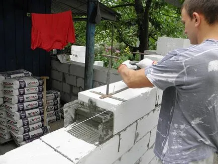 Masoneria blocuri de beton, folosind dispozitive self-made, gidproekt