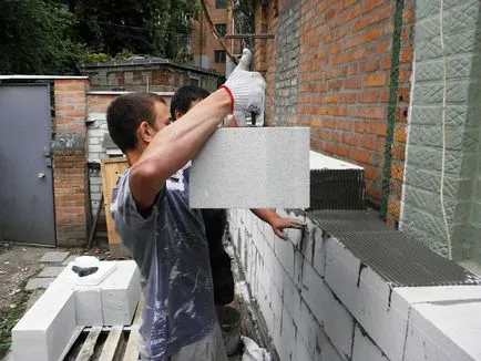 Masoneria blocuri de beton, folosind dispozitive self-made, gidproekt