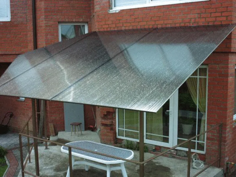 Visor polikarbonát verandáján háztípusok és előnyeit az anyag kiválasztása és telepítése