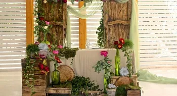 Декорация сватба зала с живи цветя в Москва - магазин декор Fleur artdan