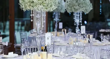 Dekoráció esküvői terem friss virágokkal Moszkva - üzlet dekoráció fleur artdan