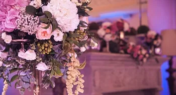 Декорация сватба зала с живи цветя в Москва - магазин декор Fleur artdan