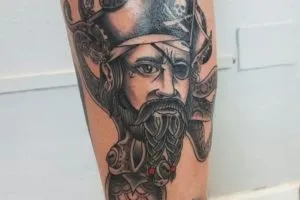 Valoarea Pirate Tattoo, schițe, fotografii 50, inima Yurets de stejar