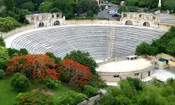 Város művészek Altos de Chavon - kirándulás a Dominikai Köztársaság