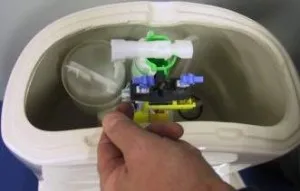 Ремонт на тоалетни казанчета механизъм, инсталацията на повдигач капак с ръцете си видео и снимки