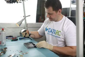 Repararea și înlocuirea unității de capete magnetice hard disk