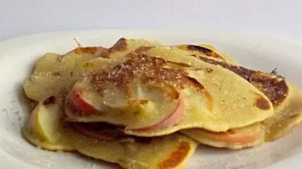 Рецепта на палачинки с ябълков пълнеж, кефир, пълнени, как да се готвя с мляко, извара,