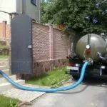 fosă septică într-o casă privată, instrucțiuni de instalare video cu mâinile lor, în special în construcții