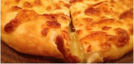 Подгответе вкусна khachapuri дома