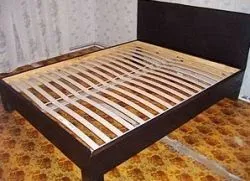 nyikorgó ágy