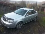 Compara Chevrolet Cruze și Chevrolet Lacetti