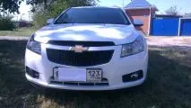 Compara Chevrolet Cruze și Chevrolet Lacetti