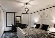 Спални в черно и бяло дизайн с снимка на интериора, мебели тонове с ярки акценти, стил и слушалки