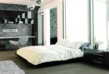 Hálószoba fekete-fehér design egy fotót a berendezés, a bútorok tónusok fényes árnyalattal, a stílus és fülhallgatók