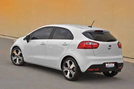 Сравнение 3 Kia Rio и Kia семена