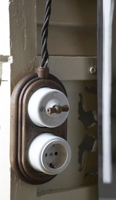 Külső (csavart és lapos) elektromos eredeti stílus és a biztonság az otthoni
