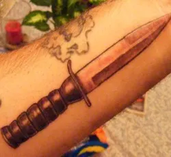 Jelentés kés tetoválás